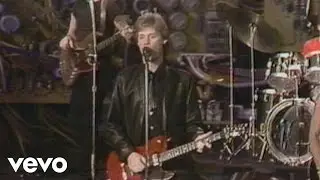 Daryl Hall & John Oates - The Woman Comes And Goes