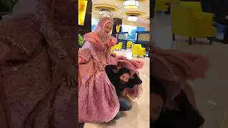 DIBALIK GAUN PENGANTIN YANG CANTIK 