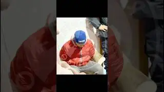 Наказали 👊 озабоченного парня за приставания к маленьким девочкам