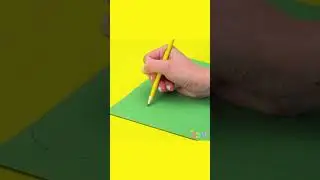 DIY Turtle Suncatcher | Melted Crayon Craft 