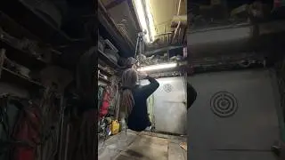 Показал, как это работает…