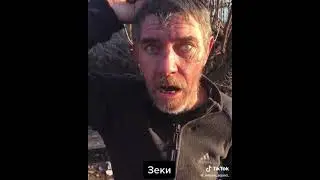 Малая заливает фотку