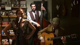 Aslı Yeşil - LATURİ / 