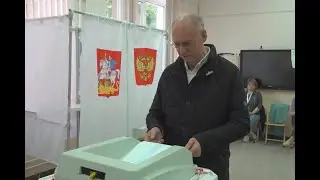 В Ильинской школе №26 проголосовал Владимир Демин