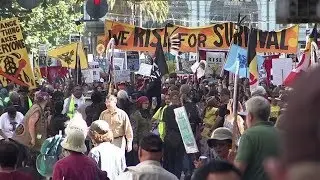 Thousands protest climate change in San Franciscos Rise for Climate march