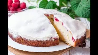 Пирог с малиной и сметанной заливкой