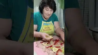 Мʼясний рулет з курячих стегенець,дуже смачно та ситно❤️