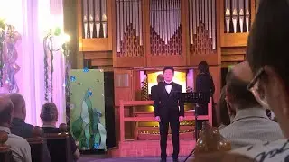 Китайская народная песня «Течёт речка», исполняет Хао Ляньцзе
