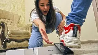 МАМА РАЗБИЛА IPHONE РОДНОЙ ДОЧКЕ