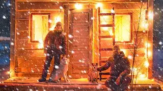 ТАКОГО ДОМА В ЛЕСУ У НАС ЕЩЕ НЕ БЫЛО! СТРОЙКА в РАЗГАРЕ, УШЛИ ЖИТЬ в ЛЕС! Строим своими руками