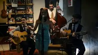 Aslı Yeşil - LATURİ / BLUE DRAG