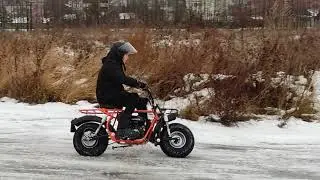 На мотовездеходе Скаут Сафари-3 Bigfoot по первому снегу.