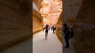 RUNNING in front of the PETRA TREASURY ❤️When I saw it, my heart stopped🥹 