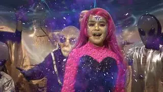 Estoy Rompiendo El Party ~ Martina Chanel [Video Oficial]