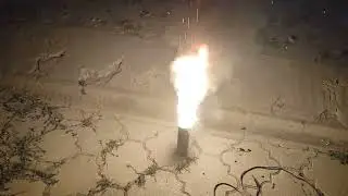Тест дистанционного радиоуправляемого запуска ракетного двигателя .