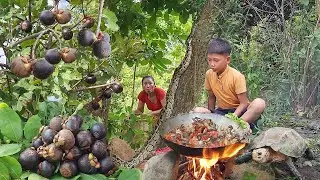 Big snake and Wild mangosteen fruit, Pork head braised spicy,Catch crabs meet egg for food in jungle