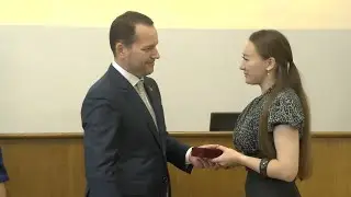 Педагогов наградили в Законодательном собрании области
