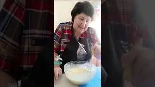 Смачний десерт з млинців і бананом та персиком. Так смачно і так просто😍
