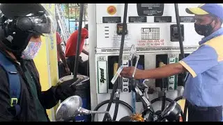 Petrol prices cross Rs 100 mark in Delhi after yet another hike