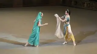 30/12/18 Svetlana Zakharova and Olesya Novikova La Bayadere Act I