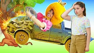Сина на гонке соревнуется с Тачками и Вспышем! Ведьмочка за рулём! Игры для детей