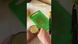 ПРИГОТОВИЛ ЛЕТНИЙ САЛАТ С ЯБЛОКОМ