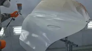 Покраска бочины в белый перламутровый цвет на Mercedes-S (W223). Говорю, сколько стоит данный ремонт