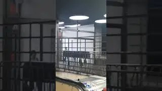 Станция метро Речной вокзал в Москве, конечная, поезд дальше не идёт, дальше вплавь по реке,