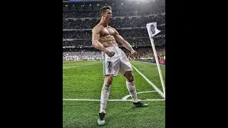 Ronaldo Pose For The Fans (EDIT)