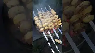 Мангал гриль, картошка с салом, лето деревня.