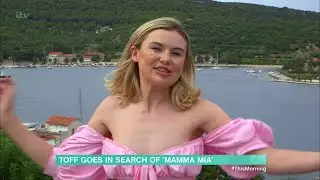 Georgia Toffolo @off shoulder gypsy top