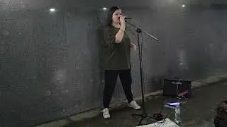 Земфира - Мы разбиваемся - спела Ада Костоломова в Москве, туристы арабы отблагодарили её 