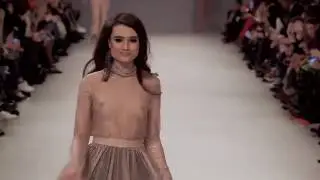 Fashion Week Berlin Неделя моды в Берлине  выпала грудь прямо на подиуме