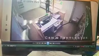 Самарец ограбил салон связи