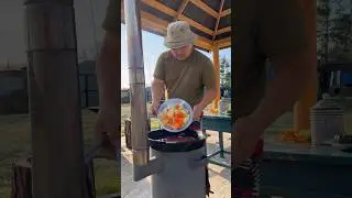 Simple food on the fire😋 / Простая еда на костре😋 