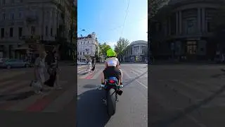 Оценили ПОСТУПОК..😅 Когда вовремя заметили ПЕШЕХОДОВ😂 #bikelover #reaction #motoraido