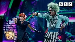 Tyler West & Dianne Buswell Cha Cha Cha to Day-O by Tanz Orchester Klaus Hallen ✨ BBC Strictly 2022