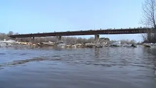 Нижний мост через р. Самара перекрыт из-за подмытия берега и частичного обрушения асфальта