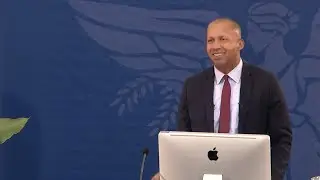 Bryan Stevenson: 