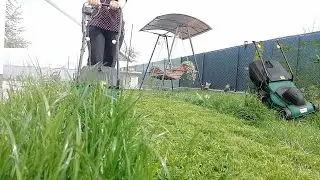Electric cheap 1000w Lawnmower NMLM1000 unbox easy to assemble and test it on big dense and wet gras
