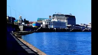 Рибалки та роуп-джампінг на набережній Києва