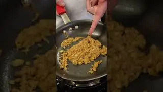 Чесночно-сырные баклажаны с яйцом 