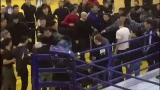 Потасовка произошла на турнире ММА в Нур-Султане