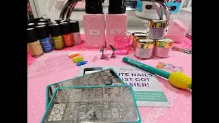 These plates and colors are EVERYTHING!!!