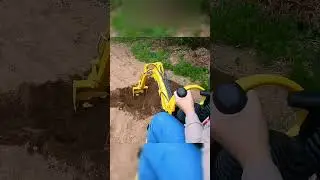 самый маленький экскаватор!!!