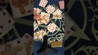 Цыганский расклад. Что его держит с Вашей соперницей? Есть ли у них будущее?! Онлайн гадание.