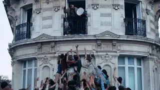 العالم كله اتحول لزومبي و باقي واحد بس علي قيد الحياه بيحاول النجاه منهم