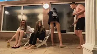 Юля забыла надеть трусики?😻