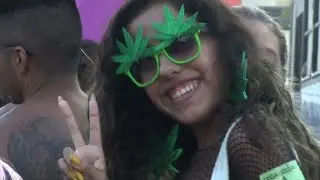 Cariocas marcham pela legalização da maconha