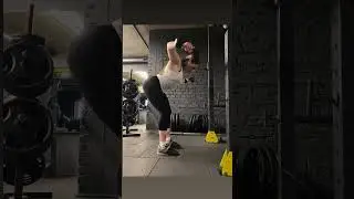 curvy woman in the gym 
